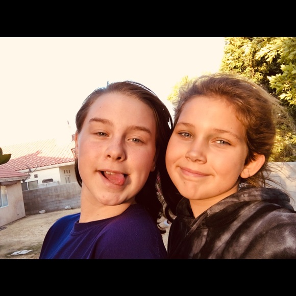 Meet your Posher, Gwen - Picture 1 of 1